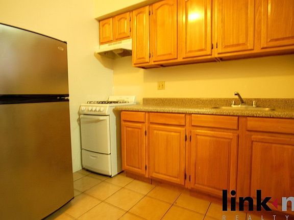 3rd image of 49 W 126th St APT 2