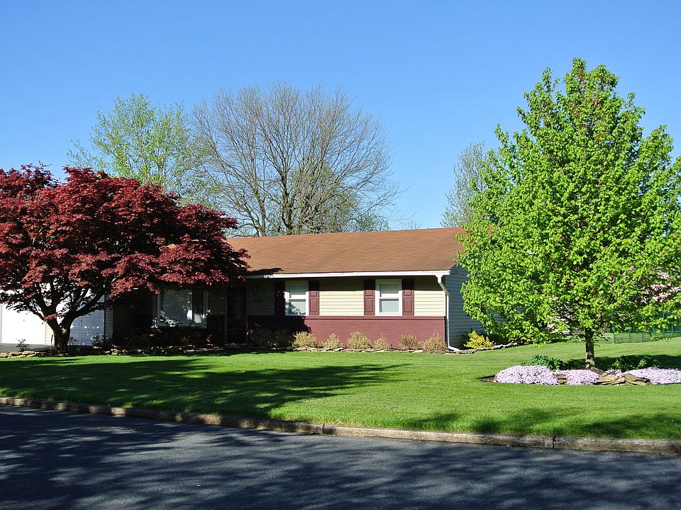 1st image of 6585 Paupack Ln