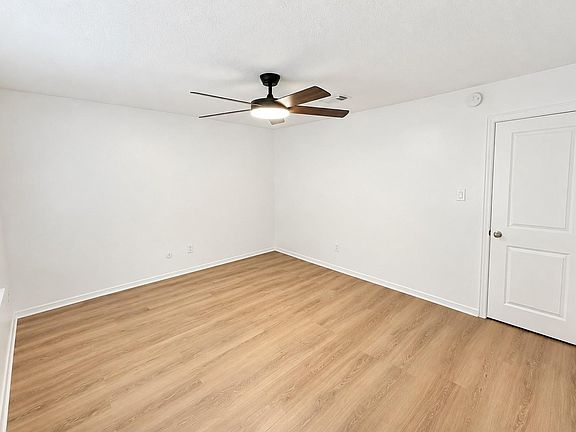5th image of 4953 Lamonte Ln