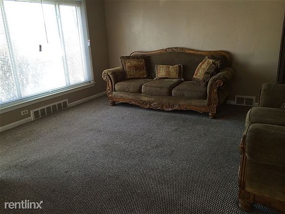 17237 Olympia - Living Room II
