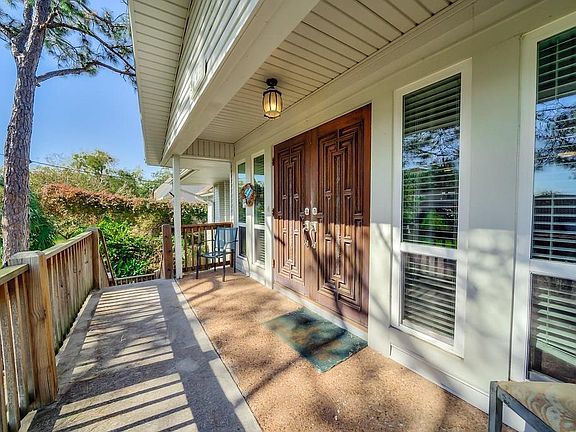 4th image of 2607 Lazy Lake Dr