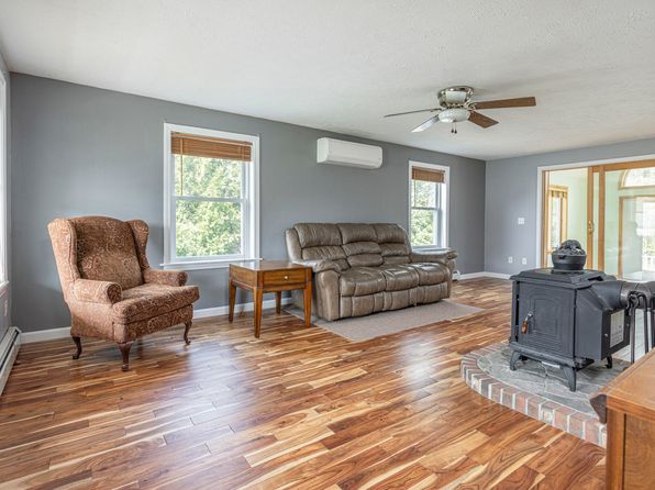 20 Wedgewood Drive, Saco, ME 04072