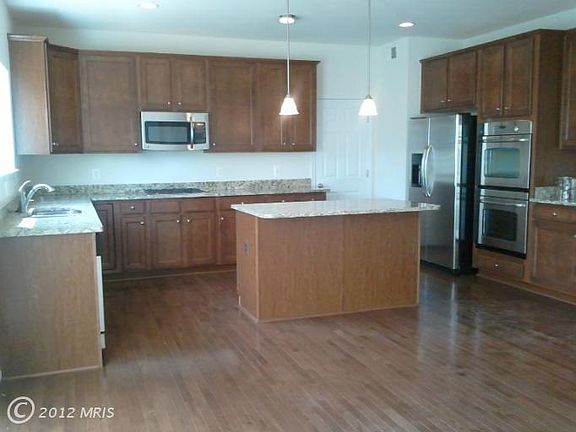 2nd image of 28 Perth Dr