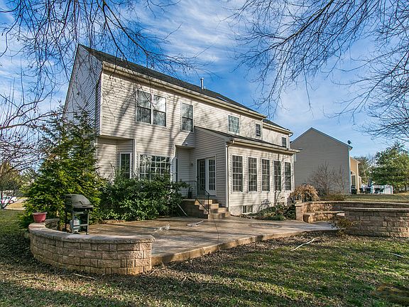 2nd image of 2715 McKenzie Ln
