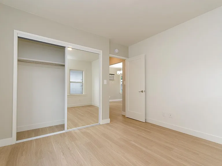 200-206 Maple — Photo 34