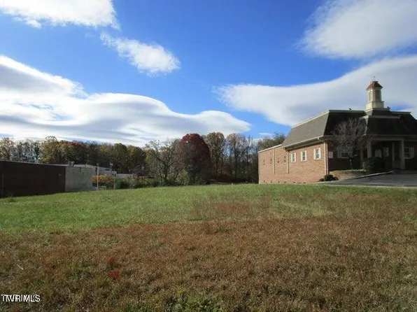 2315 Browns Mill Rd, Johnson City, TN 37604