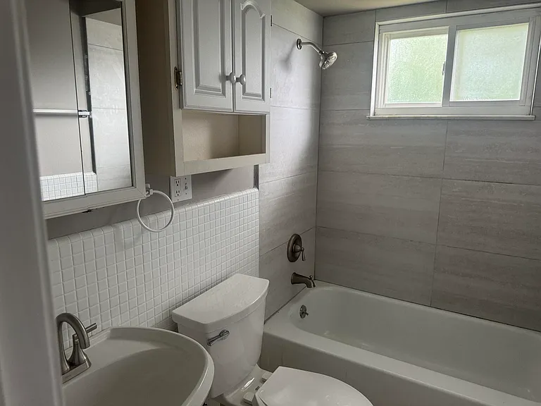 4859 Mansfield Ave #8H — Photo 10