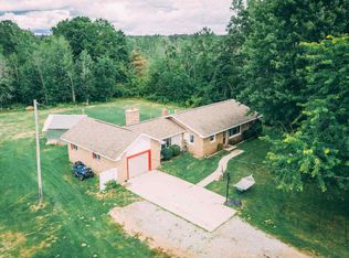 1586 W Olson Rd, Sanford, MI 48657