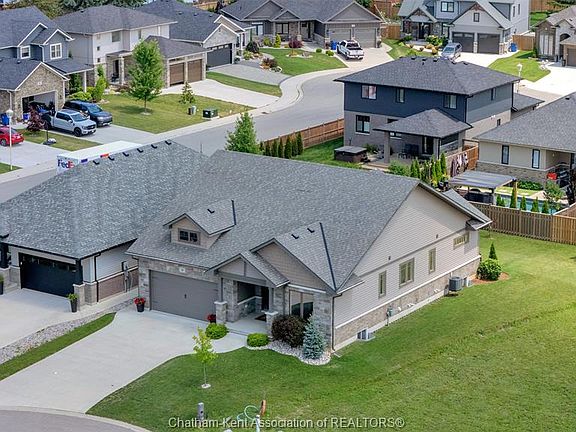 4th image of 15 Sienna Ct