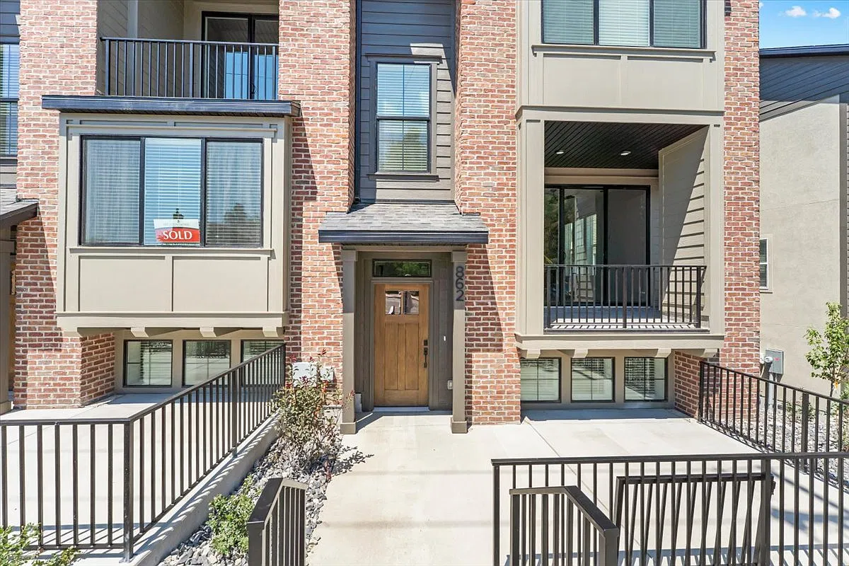 3 bed, 2.5 bath, 1512 sqft, $2,845 — Photo 1