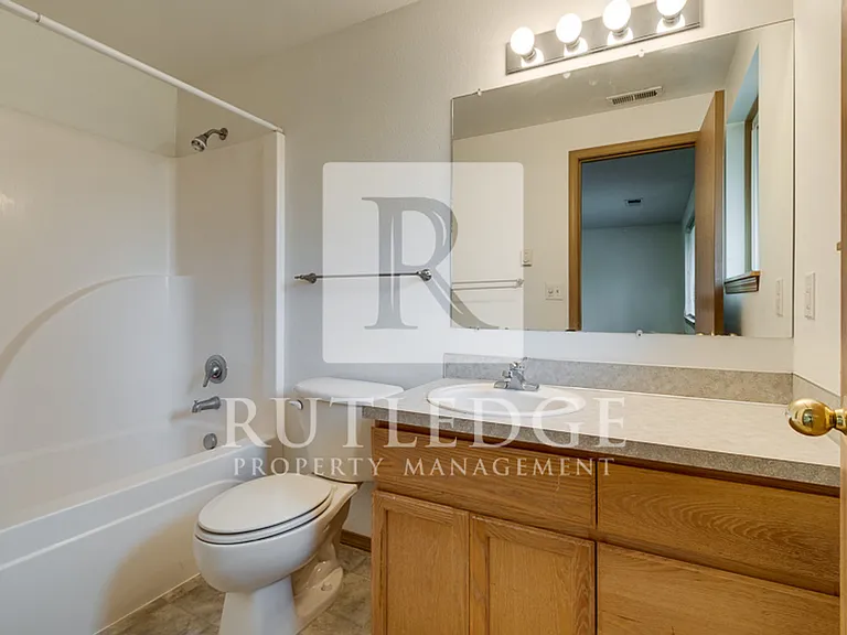 120 Mallory Ln — Photo 26
