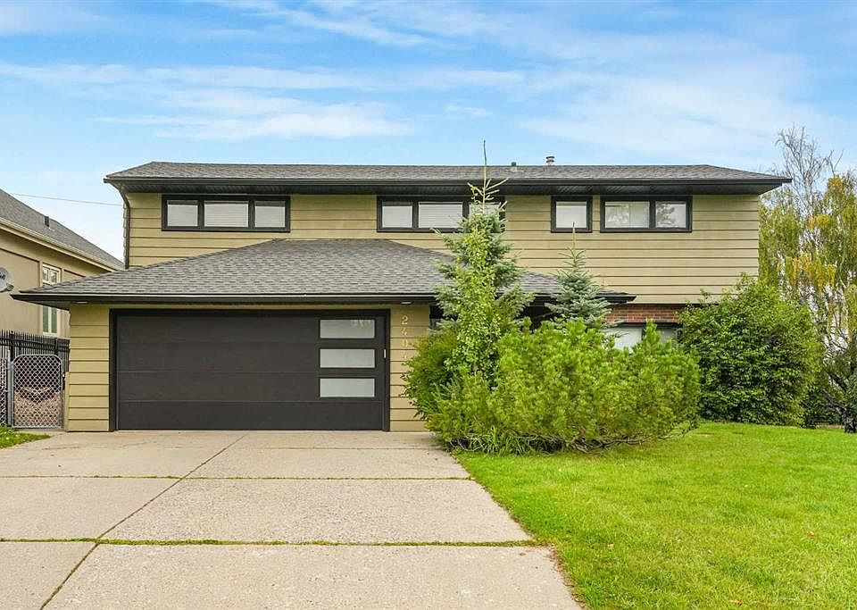 1st image of 2404 Sovereign Cres SW