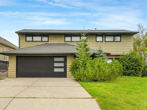 2404 Sovereign Cres SW, Calgary, AB T3C 2M2