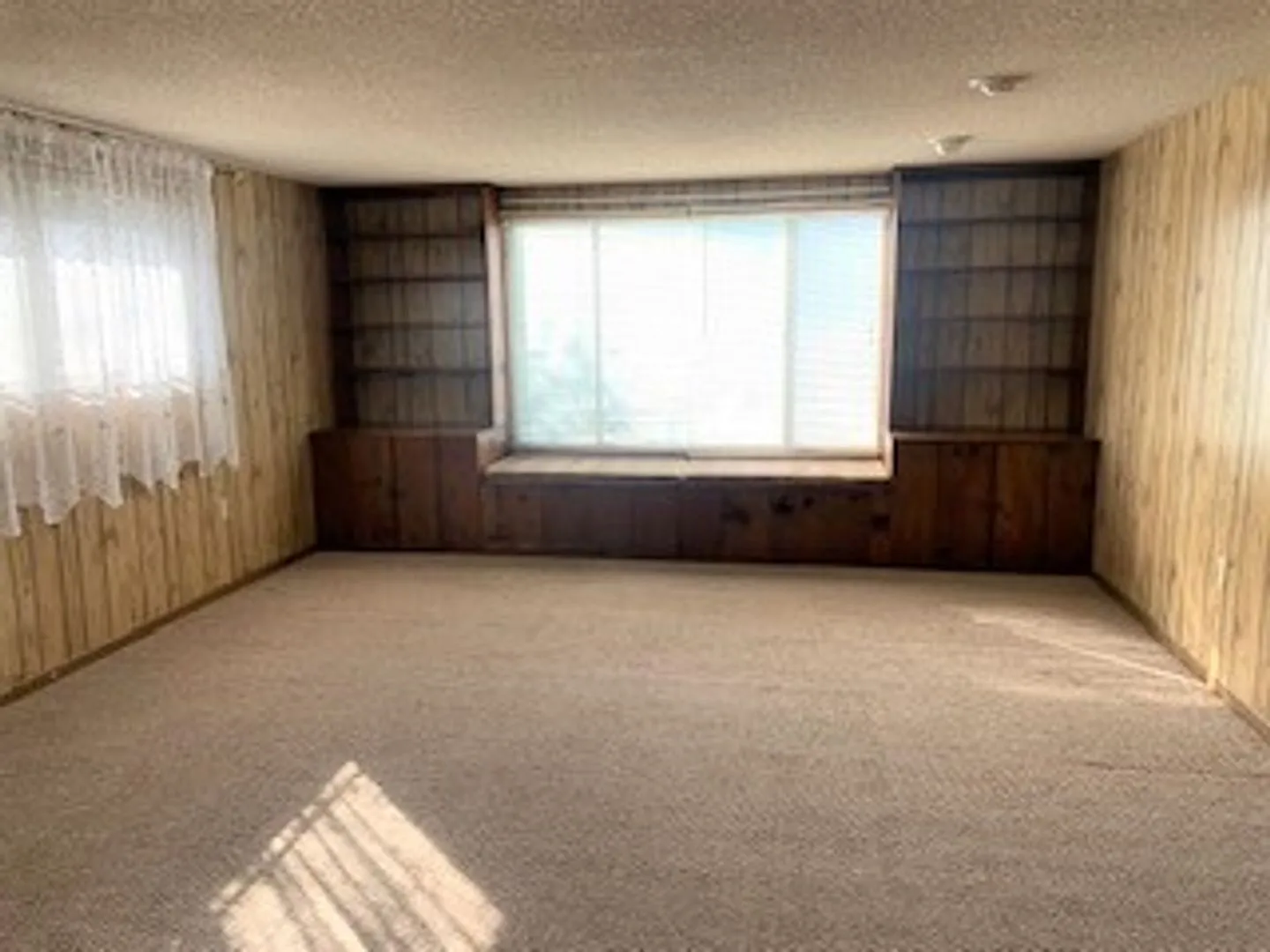 1140 College Avenue — Photo 4
