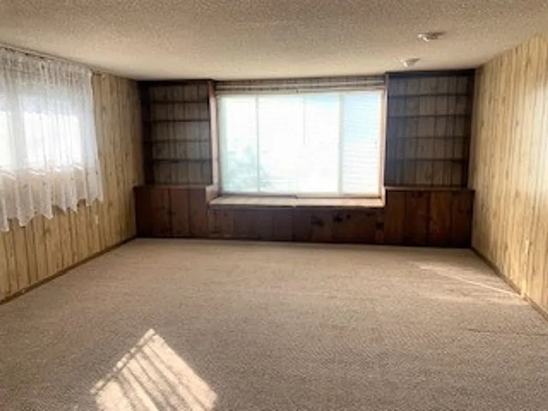 1140 College Ave — Photo 8