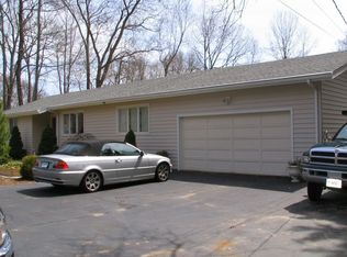 41 Brookwood Rd, Guilford, CT 06437