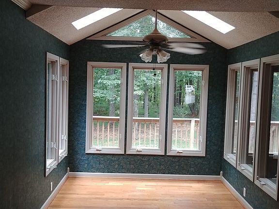 Sunroom/Dining room