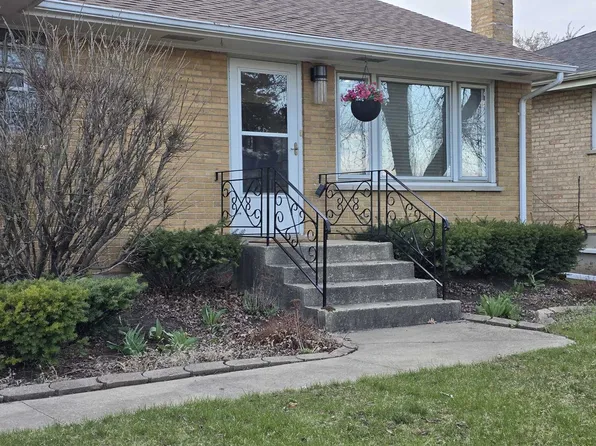 308 Ash Ave, Wood Dale, IL 60191