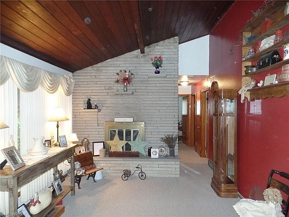 3rd image of 2738 Montgomery Ave NW