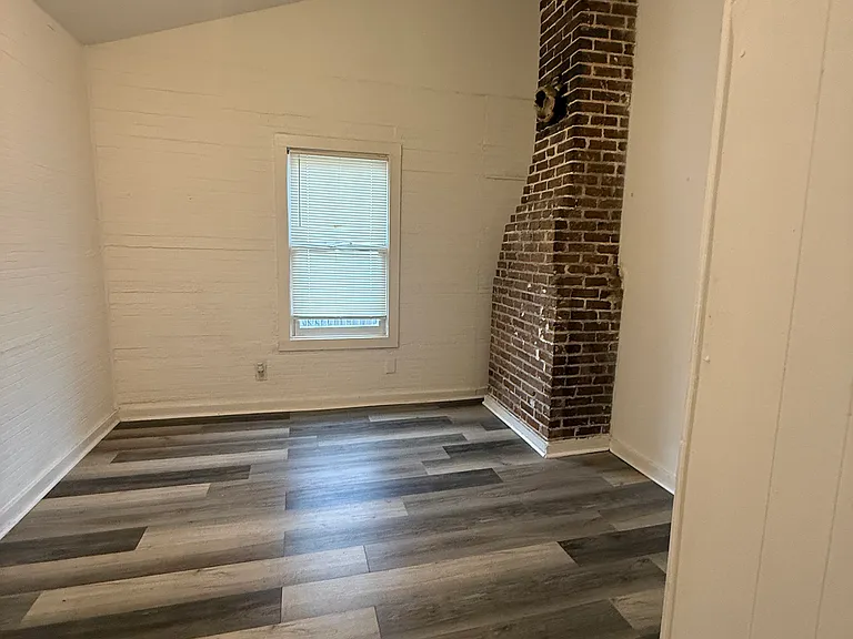 2306 E 2nd Ave #5 — Photo 4