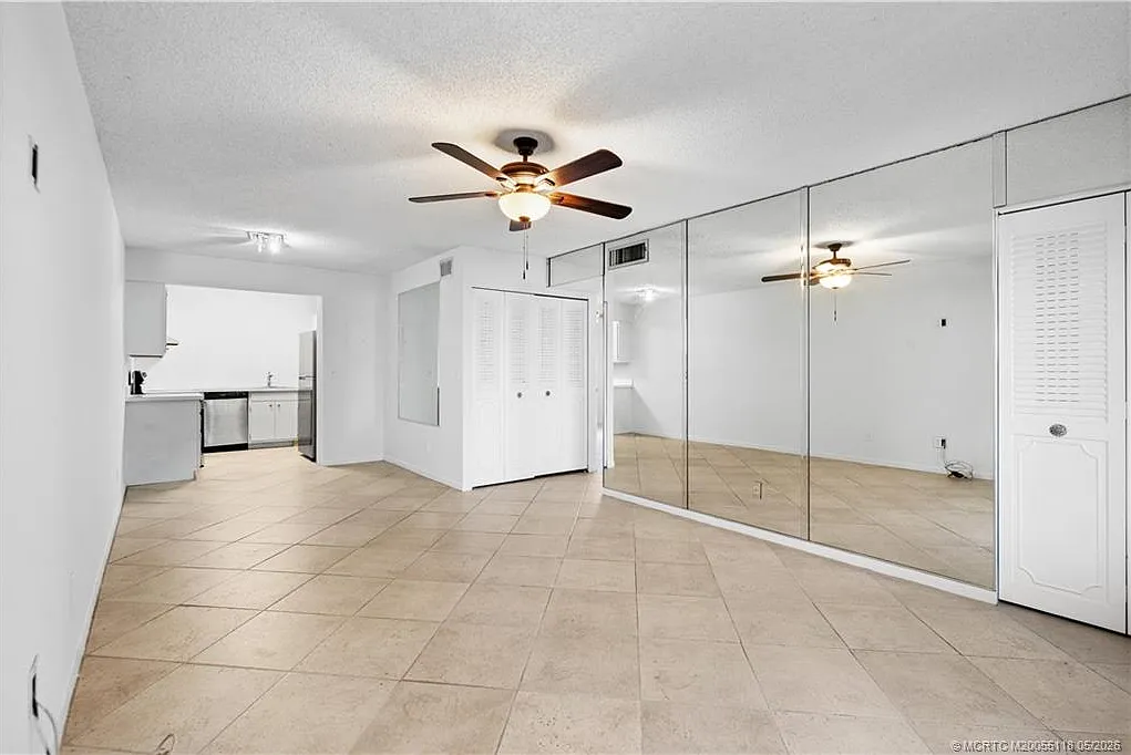 2 bed, 2.0 bath, 876 sqft, $1,995 — Photo 4