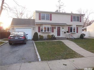 96 Winifred Dr, Merrick, NY 11566