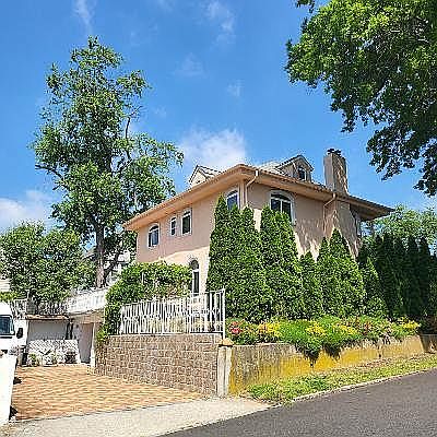 2nd image of 87 Grandview Ave