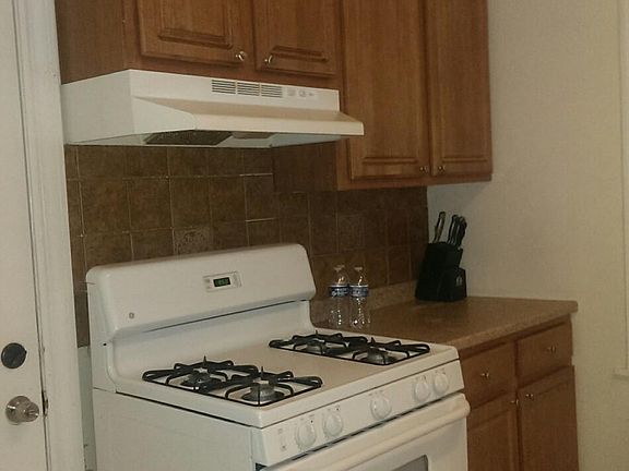 3rd image of 2855 N Kostner Ave #1