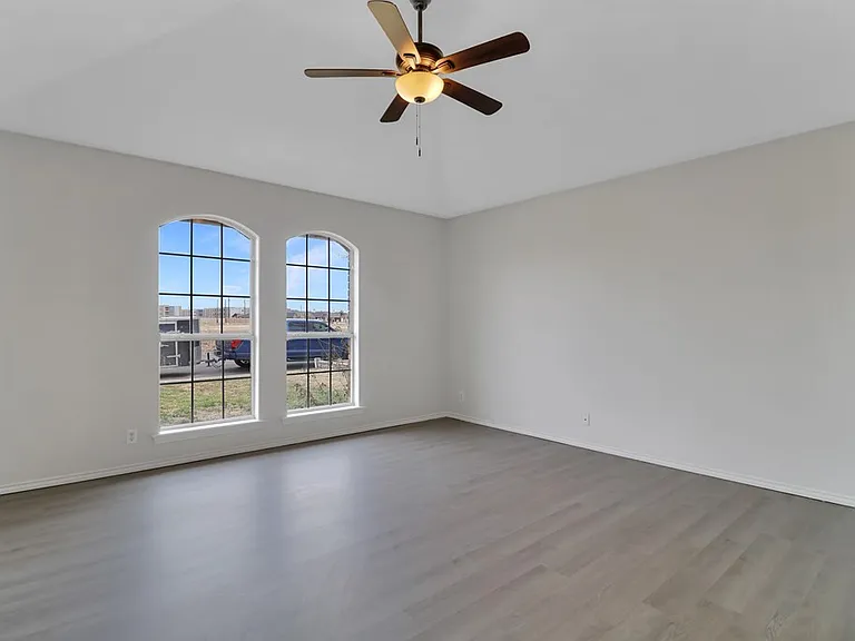 8633 Yale Ave — Photo 18