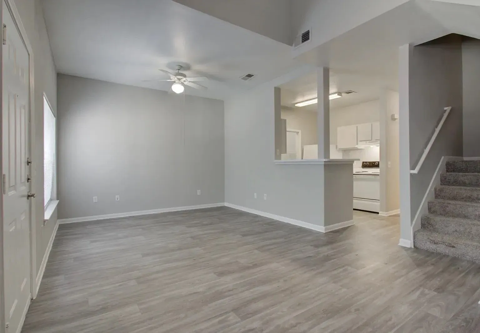 Tatum Townhomes and Apartment — Photo 2