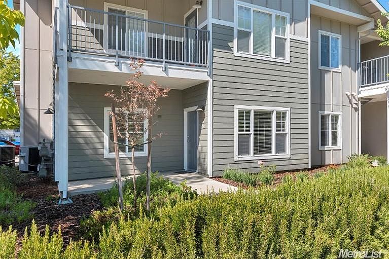 1st image of 1818 Moore Blvd #152