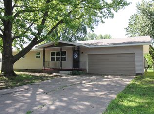 2752 W Chicago St, Springfield, MO 65803