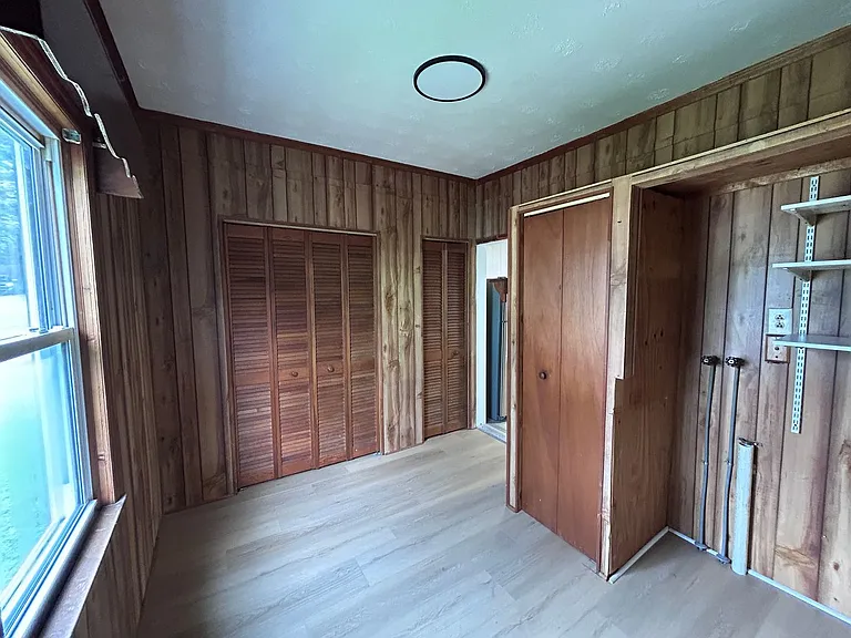 435 Lawrence St — Photo 10