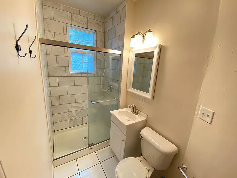 W Tompkins St 106-108 NPR — Photo 6