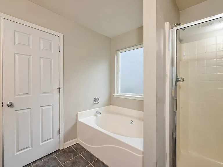 505 Walnut Woods Dr — Photo 11