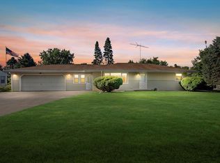 W171 Belleview Ave, Oconomowoc, WI 53066