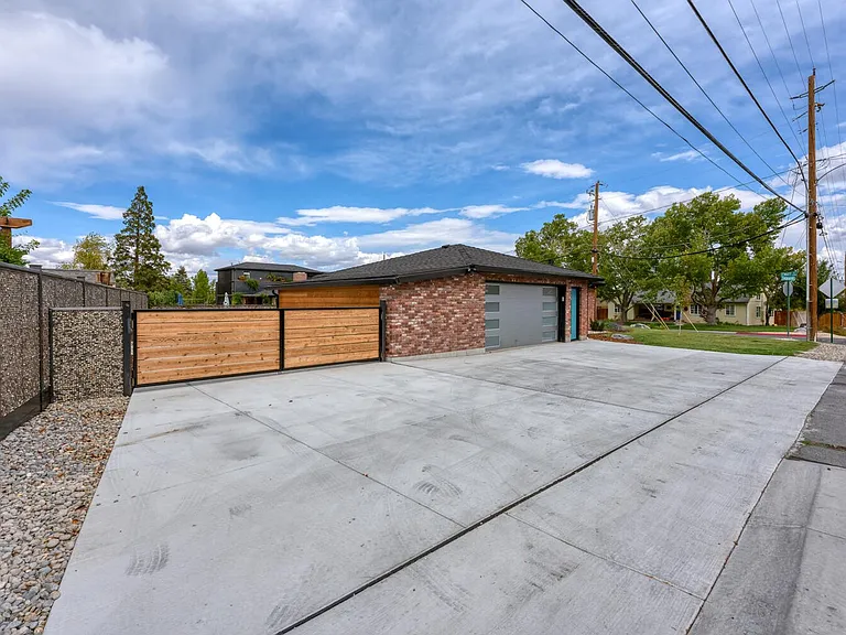 2395 Watt St — Photo 35