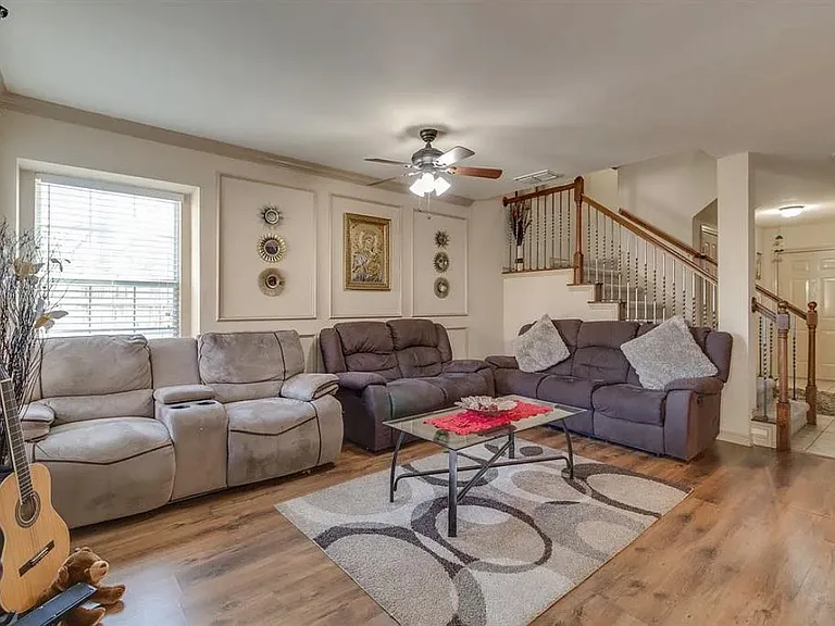 3900 Fernando Dr #3900 — Photo 2