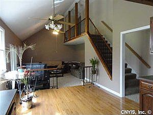 4th image of 31 Mildred Ave