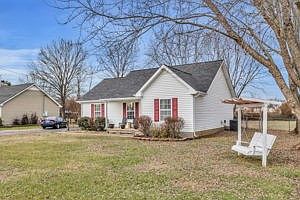 2nd image of 122 Ziffell Dr