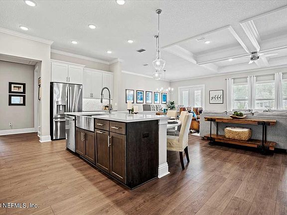 4th image of 108 OXBRIDGE Way