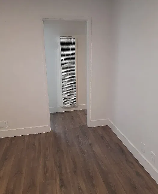 Studio, 300 sqft, $2,300 — Photo 4