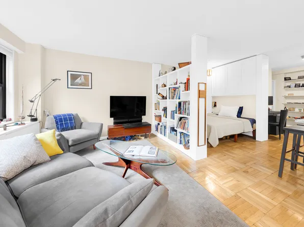 345 East 52nd Street 4A image 2 of 11