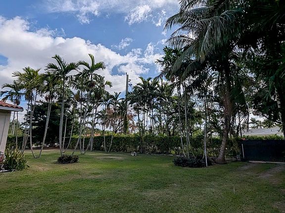 4th image of 12200 SW 51st Street