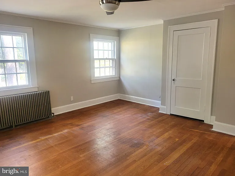 905 Evergreen Ave — Photo 9