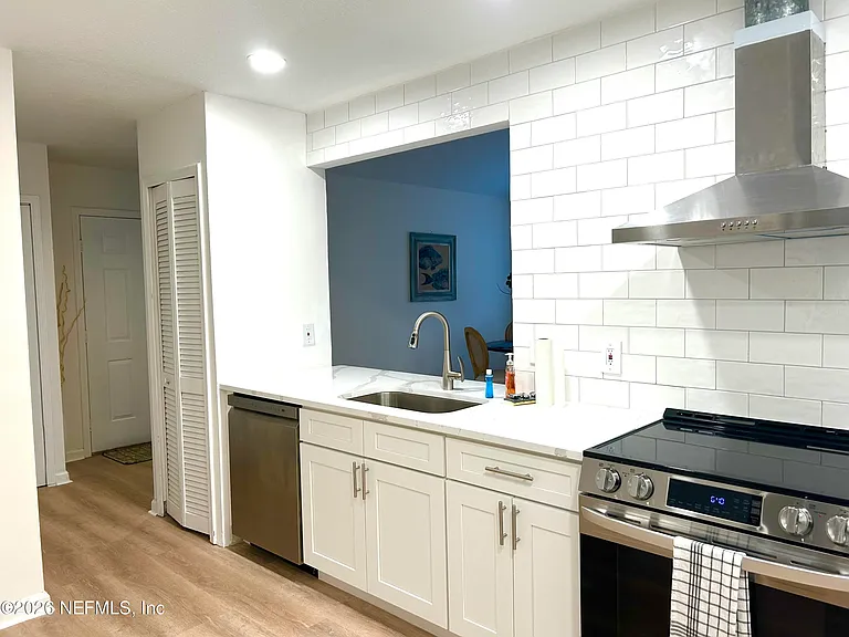 3123 Courtney Woods Ln W — Photo 4
