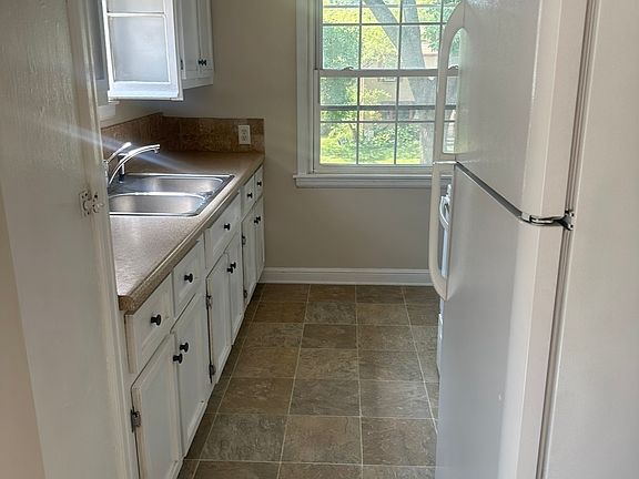 3rd image of 4458 N Woodburn St