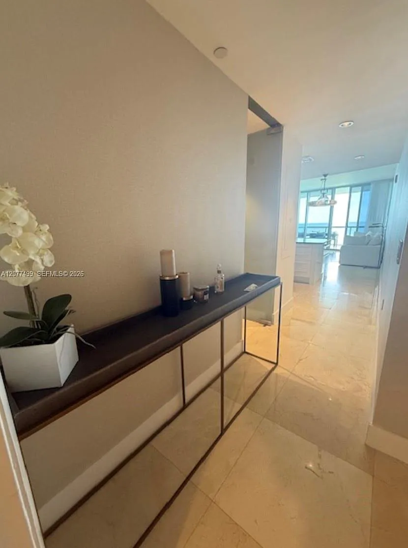 Jade Ocean Condo — Photo 4