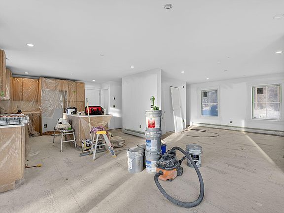 5th image of 17 Lochwood Drive