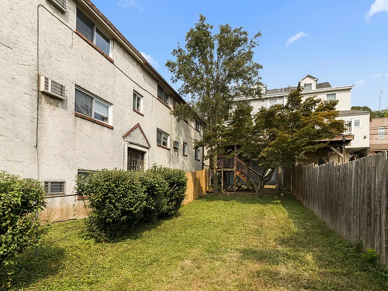 437 Ford St — Photo 24